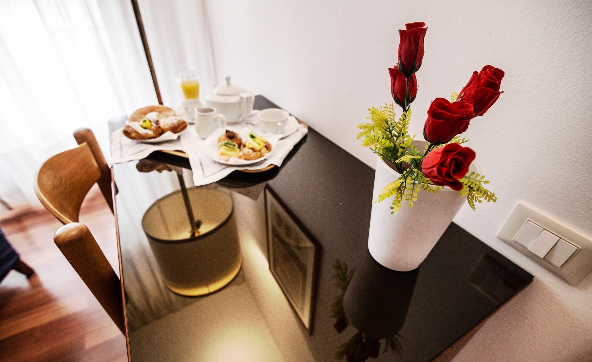 Aparthotel Marbela &